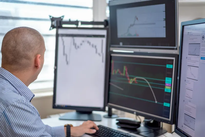 How Sharps Hunt Sportsbook Mistakes Before the Rest of the Market Wakes Up